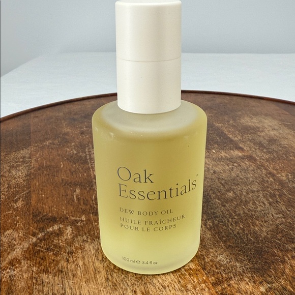 Oak Essentials Dew Body Oil 100ml 3.4 fl oz Pump Bottle Nordstrom Revolve - Picture 8 of 10